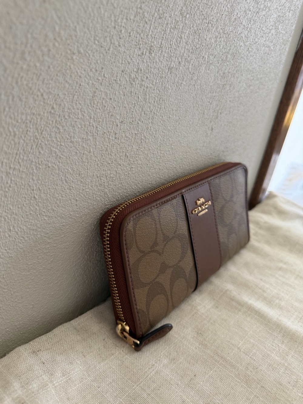Coach Brown Signature Accordian Zip Wallet - Picture 3 of 12